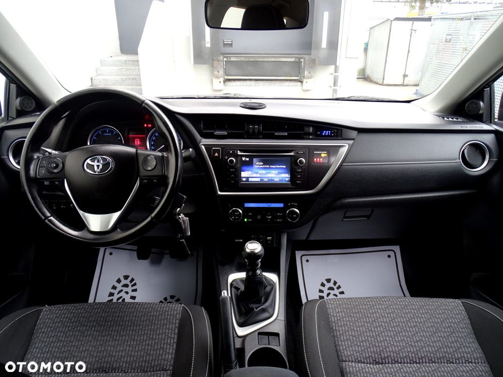 Toyota Auris 1.6 Executive - 16