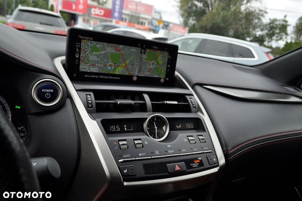Lexus NX 300h F Sport Edition AWD - 25