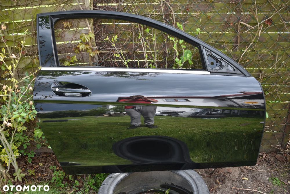 MERCEDES W204 COUPE DRZWI PRAWE PRZEDNIE PRZÓD 197 - 1