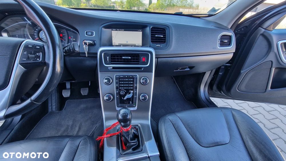 Volvo S60 D3 Momentum - 16