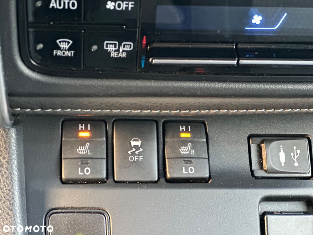 Toyota Auris - 16