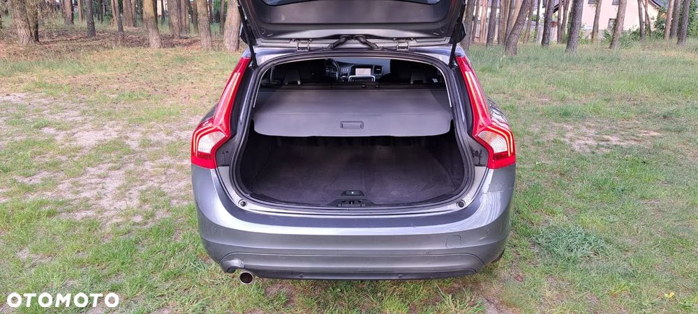 Volvo V60 D2 Momentum - 9