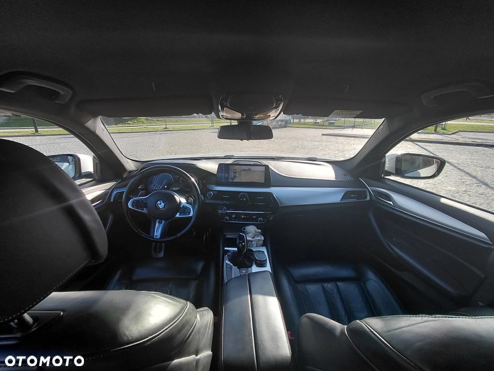 BMW Seria 5 520d M Sport Edition - 8