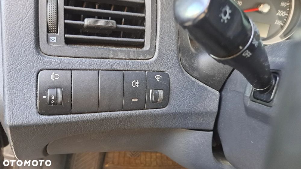 Hyundai Tucson 2.0 Comfort 2WD - 23