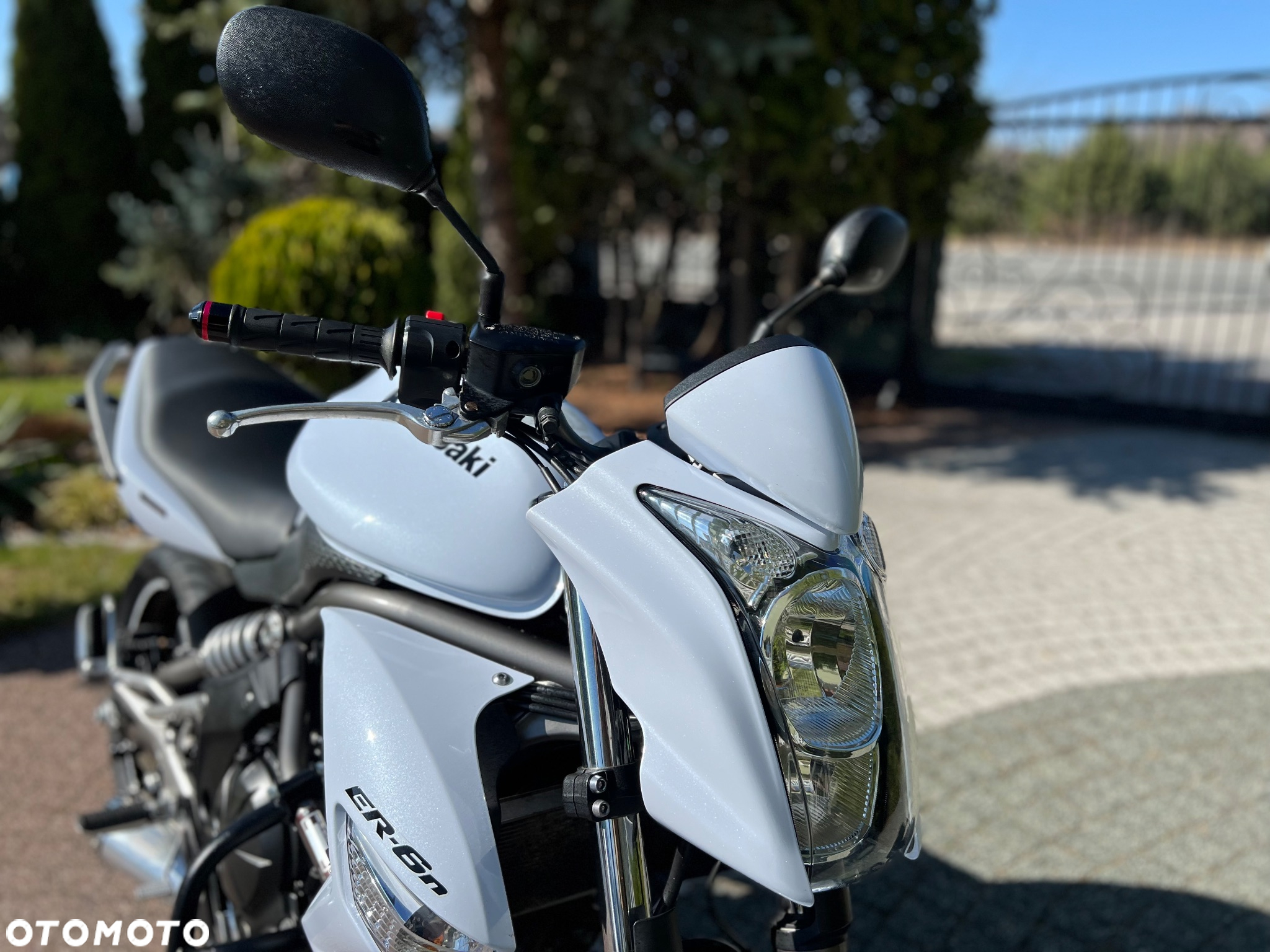 Kawasaki ER - 2