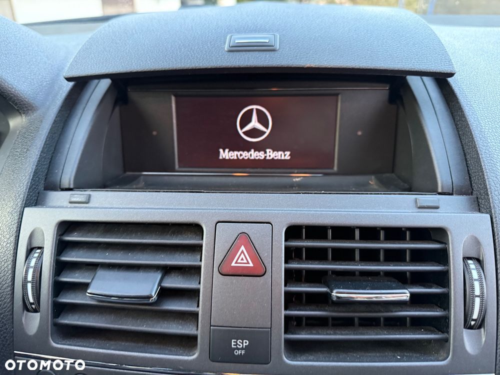Mercedes-Benz Klasa C 180 Kompressor BlueEFFICIENCY Avantgarde - 12