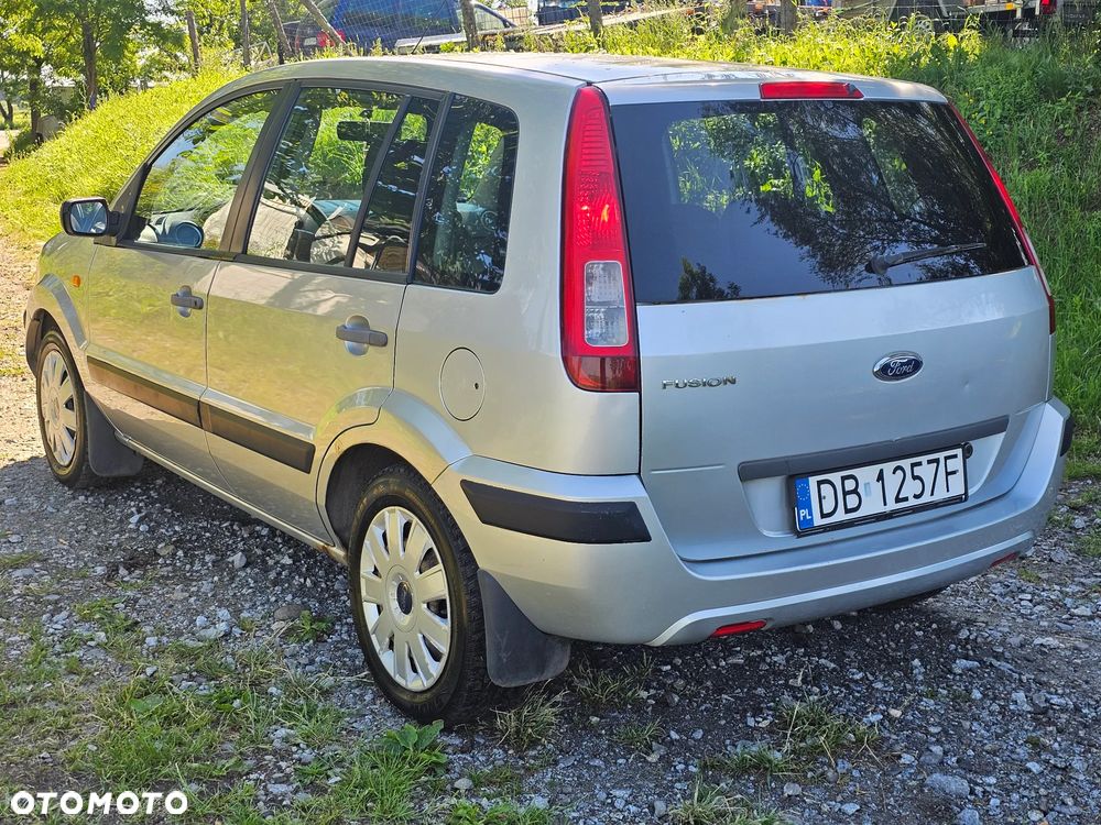 Ford Fusion 1.4 Ambiente - 4