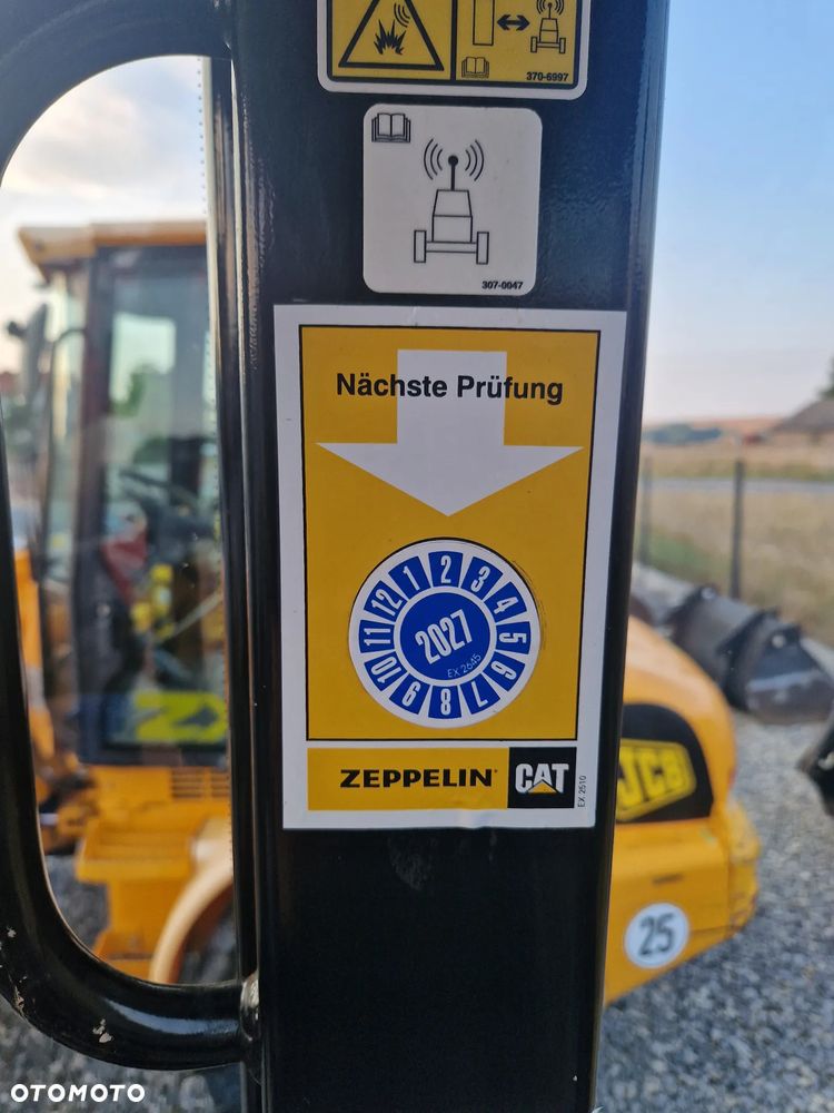 Caterpillar 906M - 28