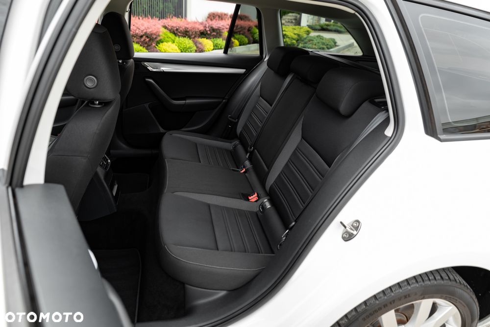 Skoda Octavia 2.0 TDI 4x4 DSG Style - 18