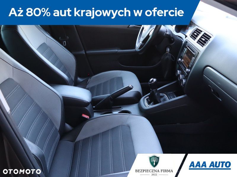 Volkswagen Jetta - 10