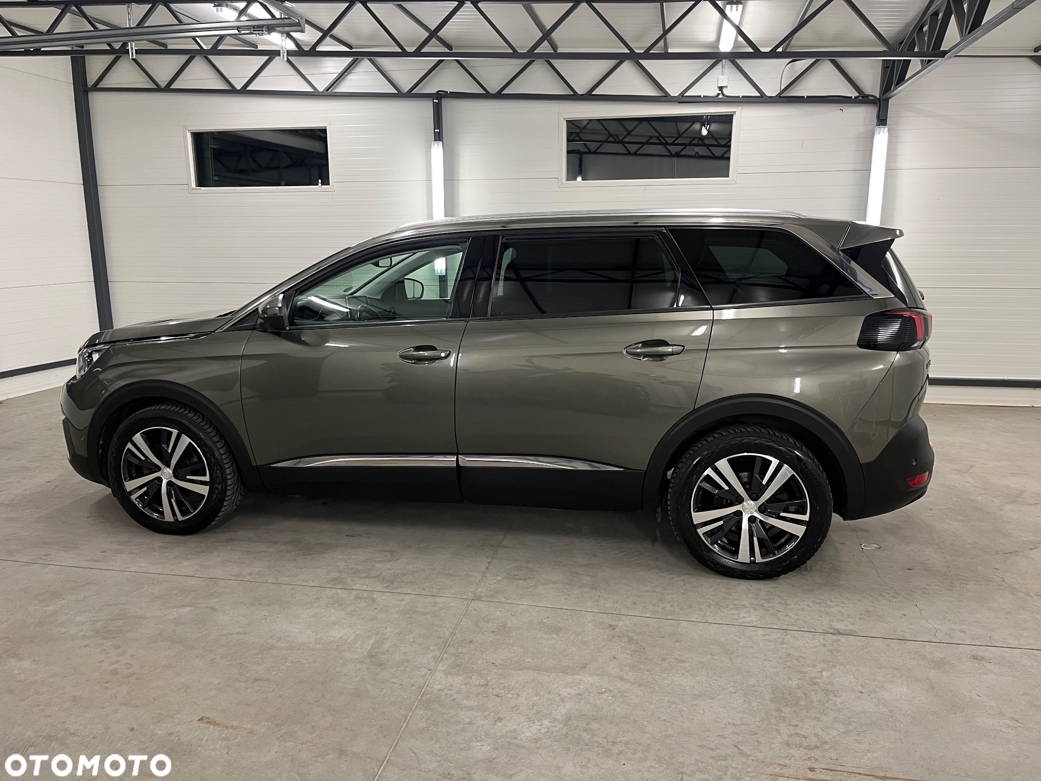 Peugeot 5008 PureTech 130 EAT8 Stop & Start Allure Business-Paket - 4