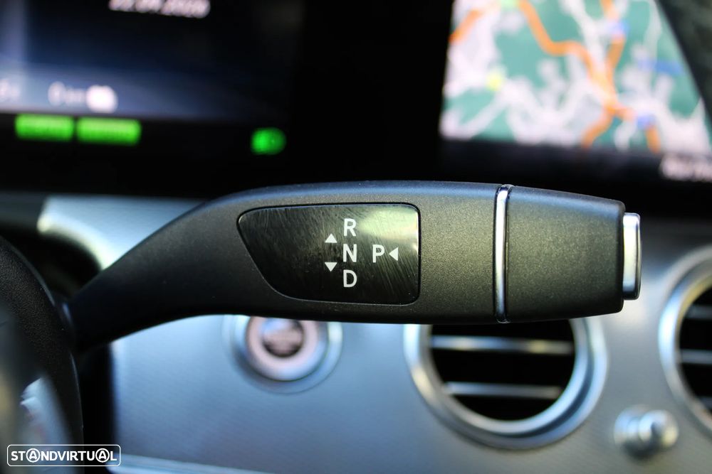 Mercedes-Benz E 300 de 4Matic 9G-TRONIC AMG Line - 38