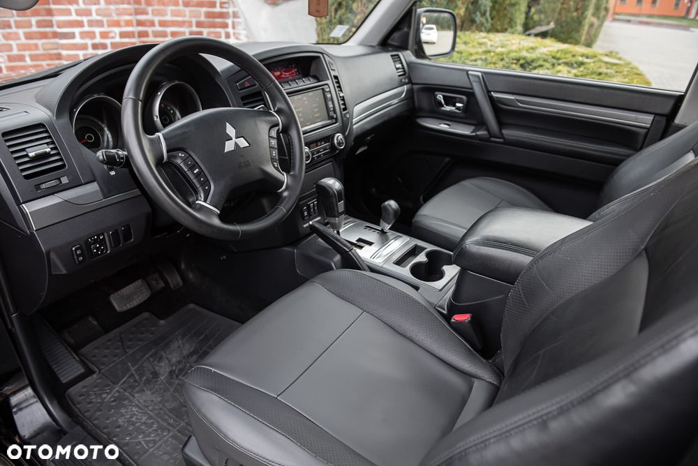 Mitsubishi Pajero 3.2 DI-D Automatik Intense - 15