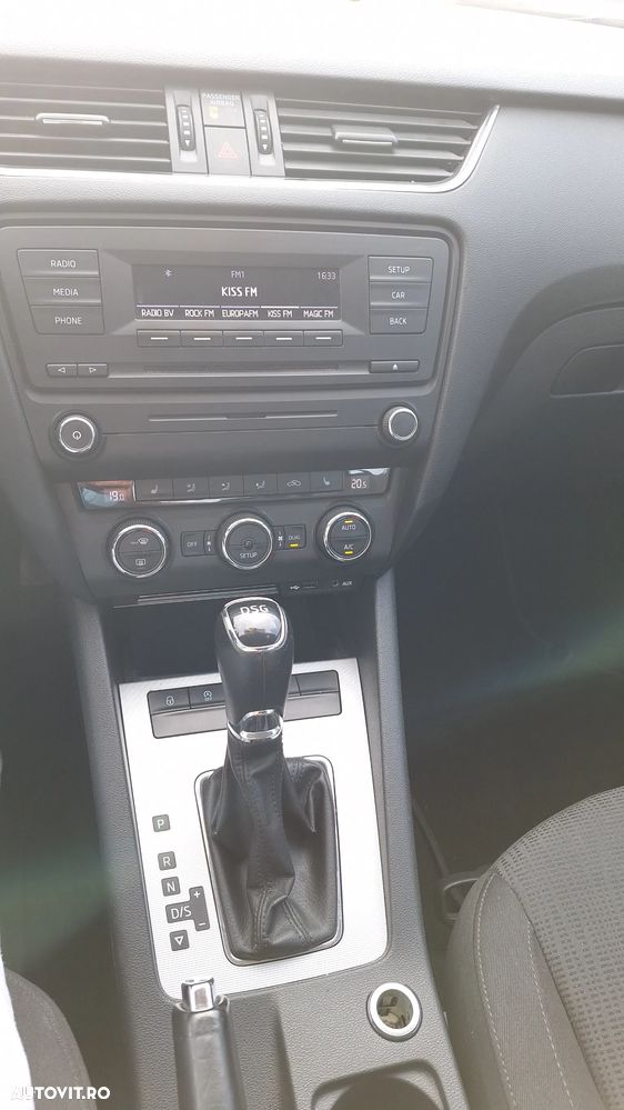 Skoda Octavia 2.0 TDI ELEGANCE DSG - 6