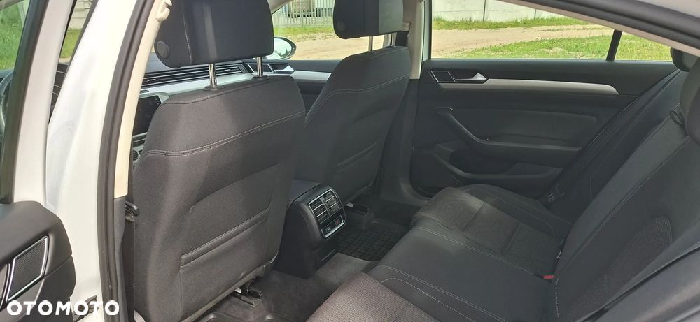 Volkswagen Passat 2.0 TDI SCR Comfortline - 7