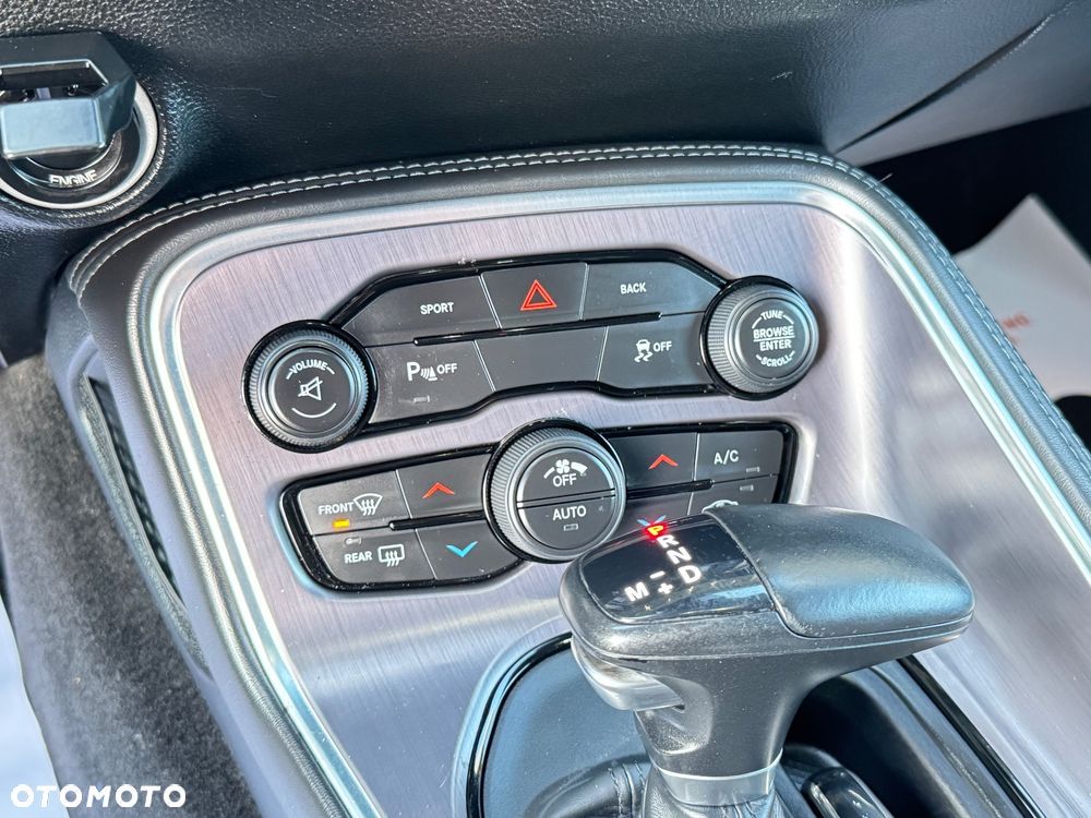 Dodge Challenger Automatik SXT Plus - 36