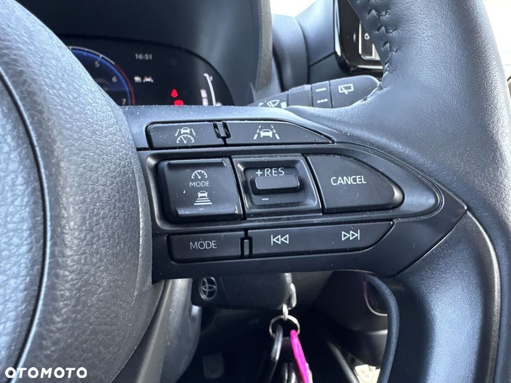 Toyota Yaris Hybrid 1.5 Style - 24
