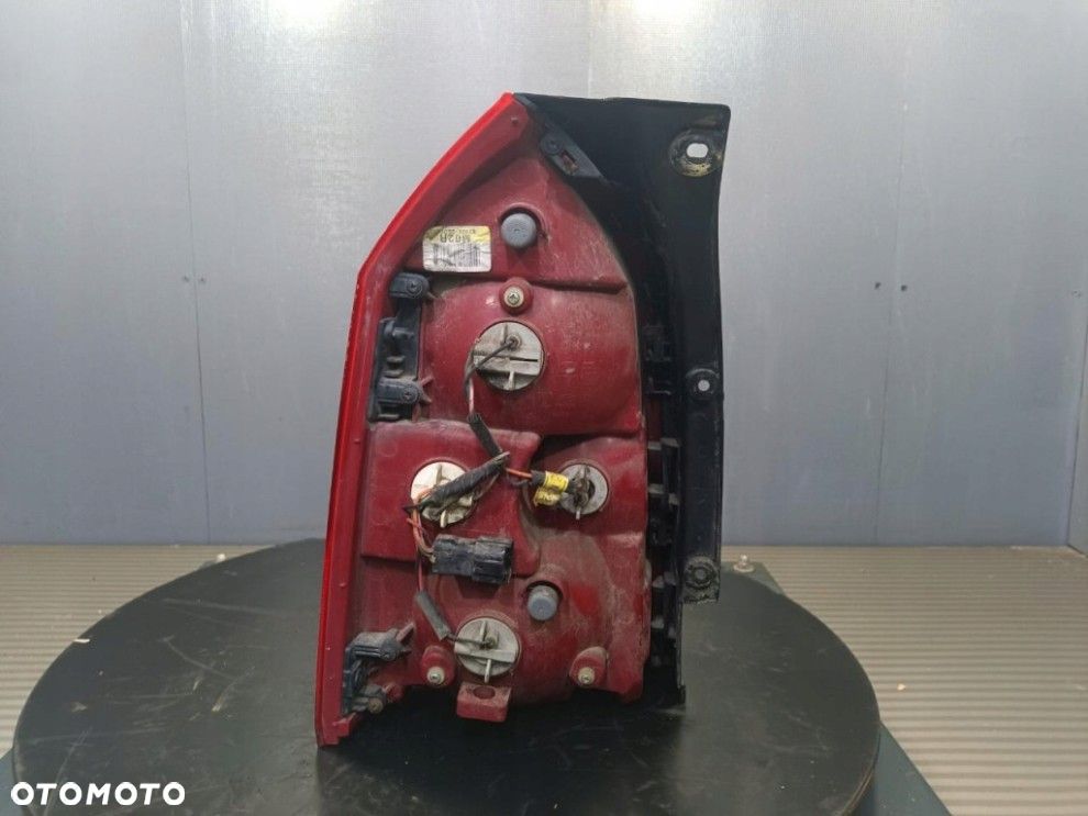 HYUNDAI TUCSON I LAMPA TYŁ PRAWA ZEWNĘTRZNA 92402-2E0 - 4