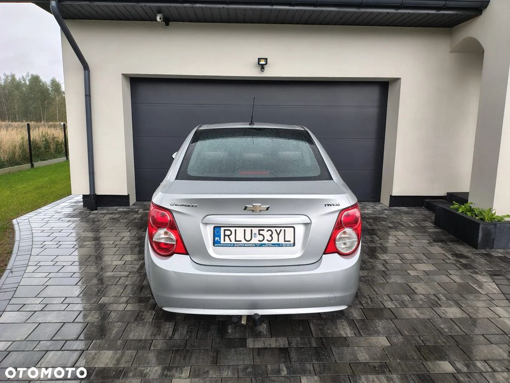 Chevrolet Aveo - 4