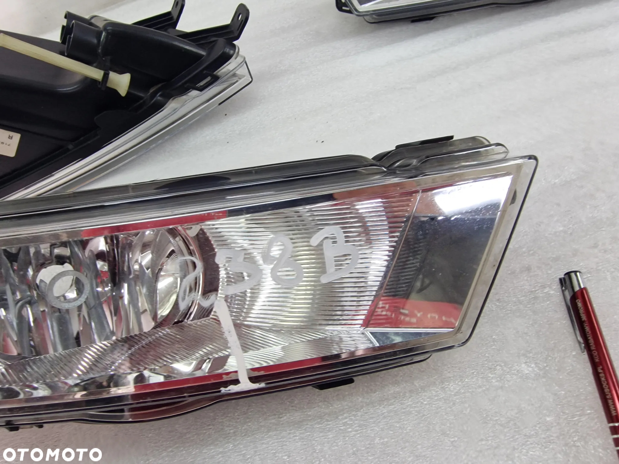 SKODA RAPID 5JA 12- LEWY / PRAWY HALOGEN , NR 5JA941700 / 5JA941699 , NR AUKCJI H238 - 9