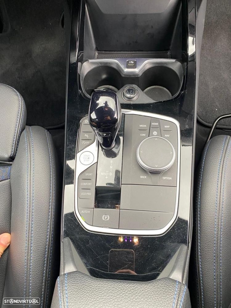 BMW 116 d Pack Desportivo M Auto - 8