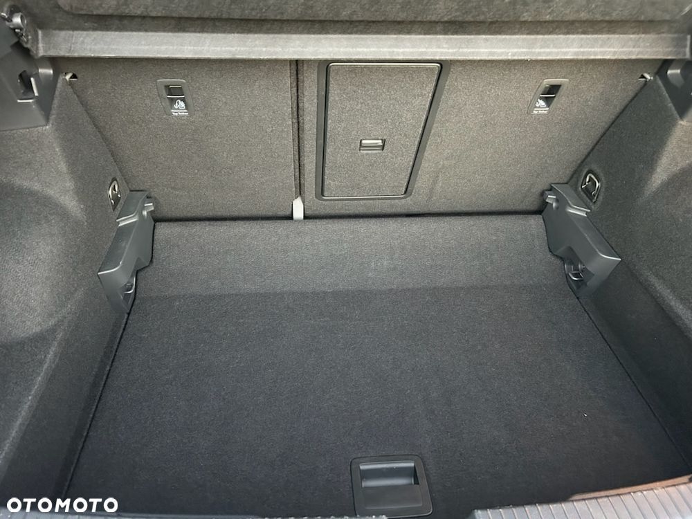 Volkswagen T-Roc - 13
