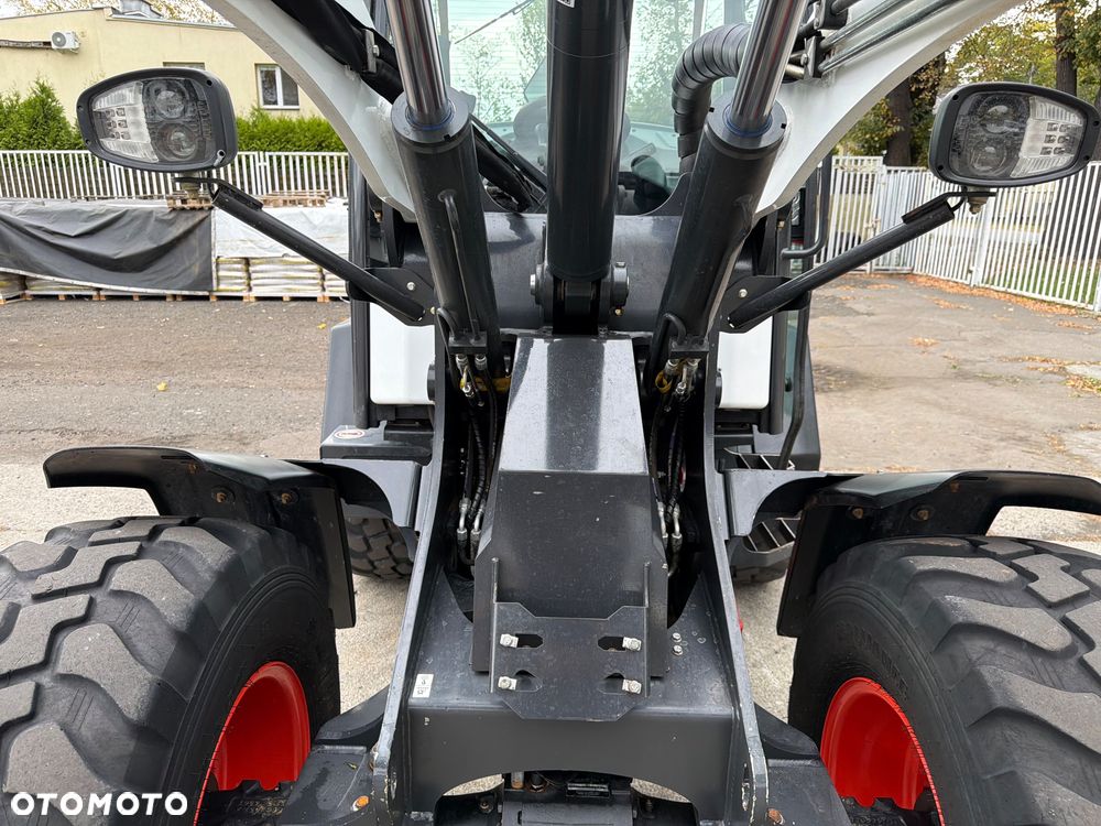 Bobcat Ładowarka kołowa L85 - 26