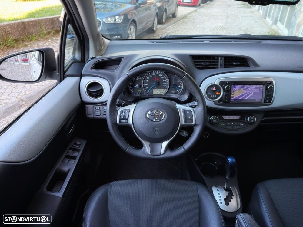 Toyota Yaris 1.5 HSD Comfort +P.Style+Navi - 7
