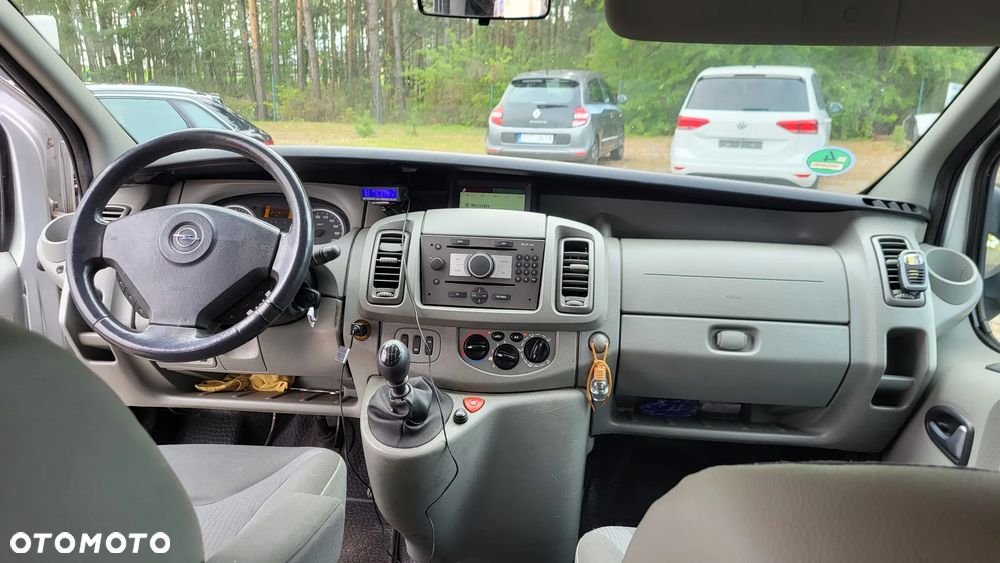 Opel Vivaro - 11