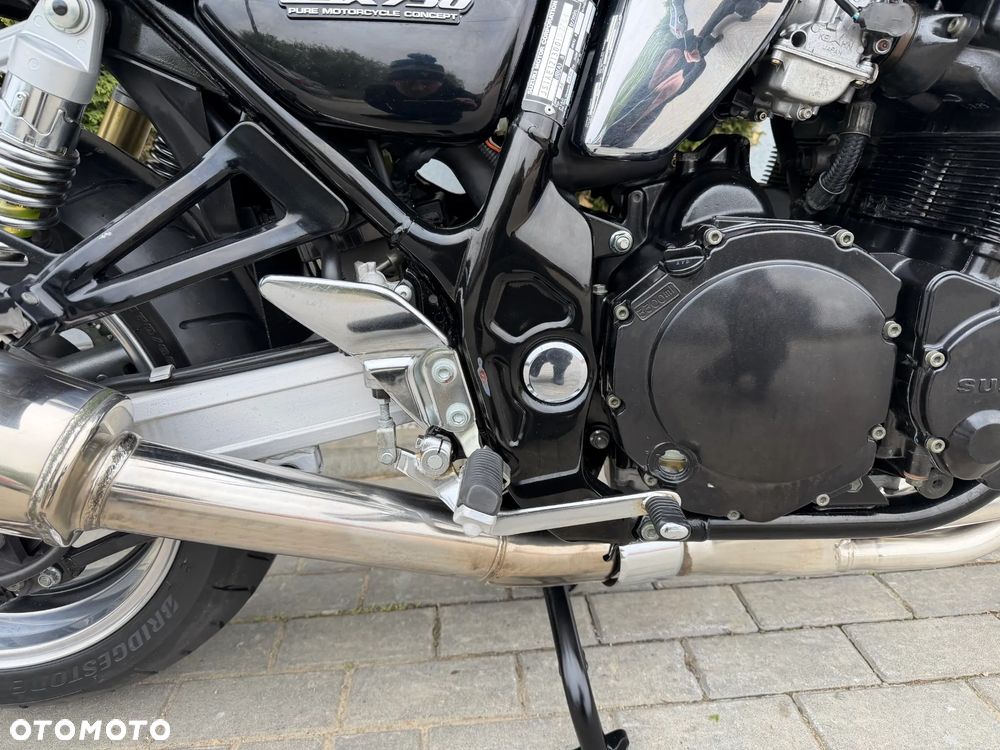 Suzuki GSX - 18