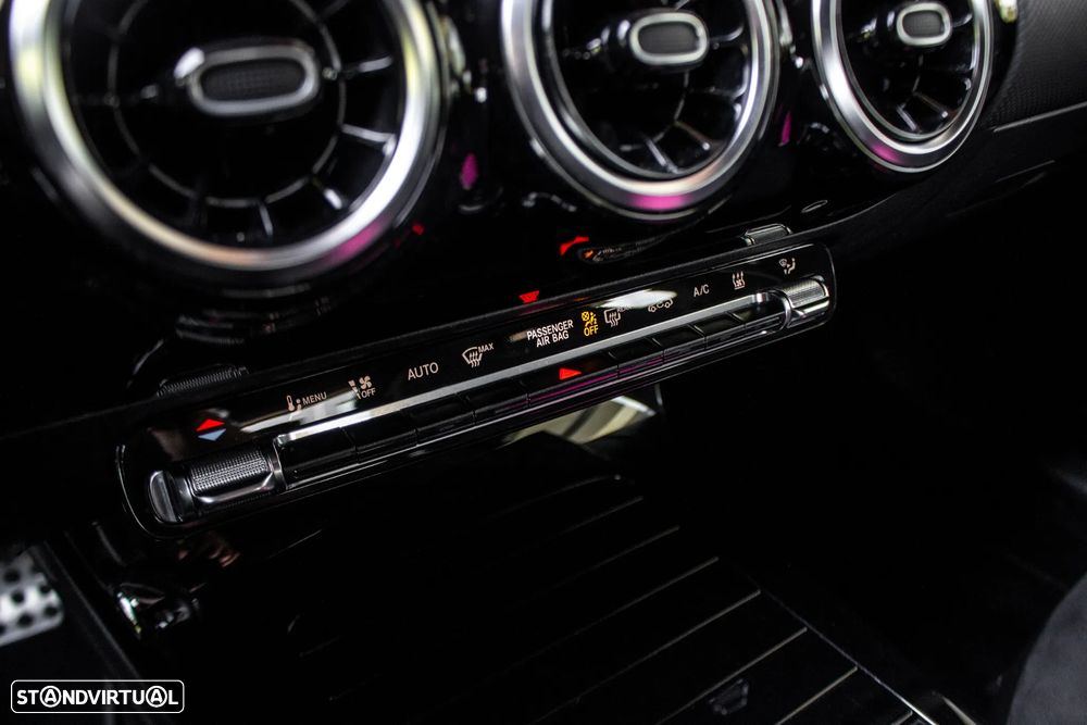 Mercedes-Benz A 250 e AMG Line - 23