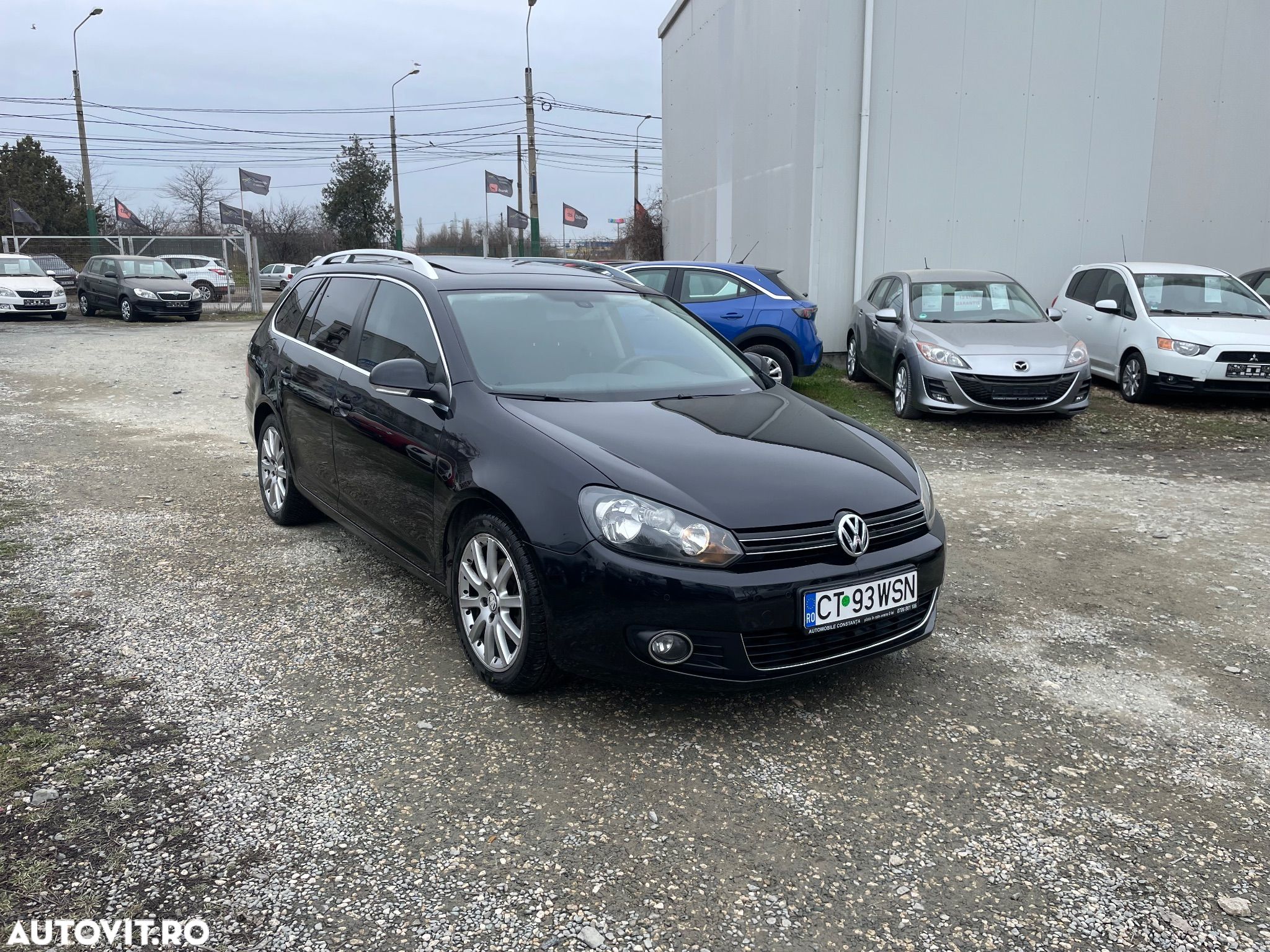 Volkswagen Golf - 1