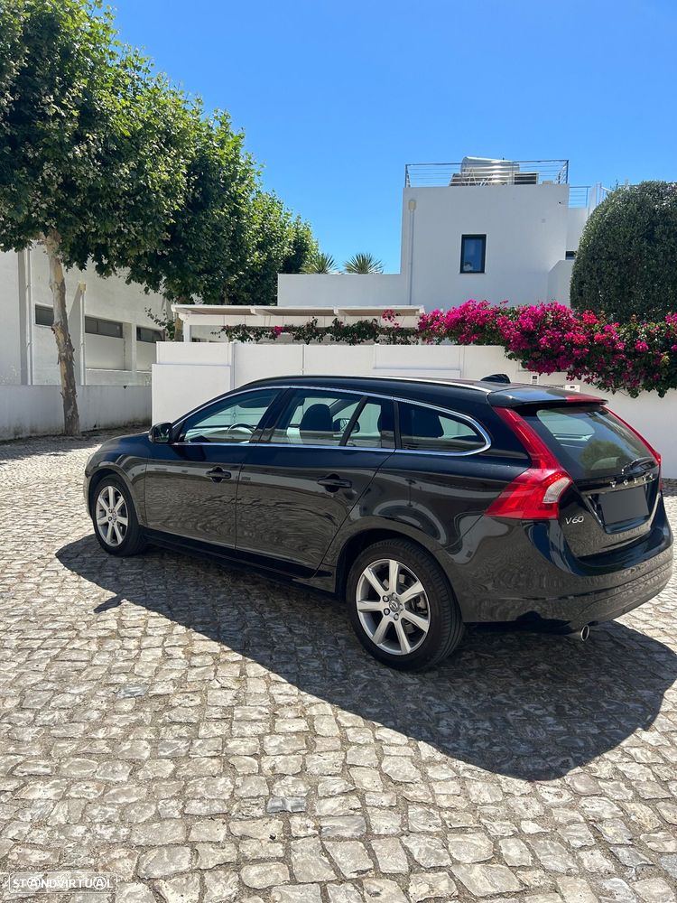 Volvo V60 2.0 D2 Momentum - 2