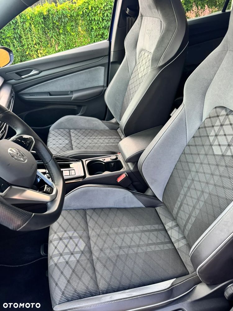Volkswagen Golf 1.5 eTSI EVO R-Line DSG - 9