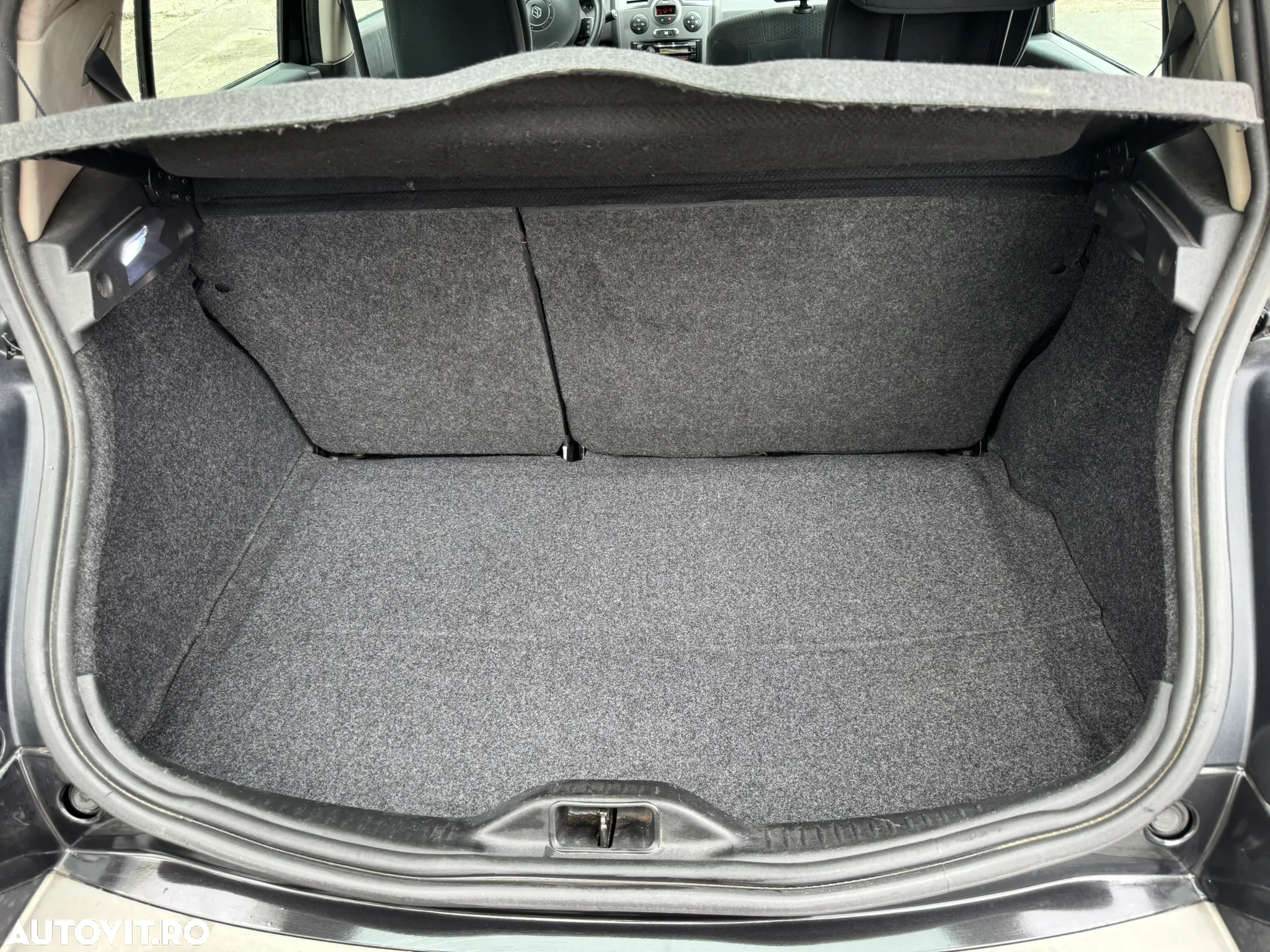 Renault Megane II 1.9 dCi Confort Dynamique - 8