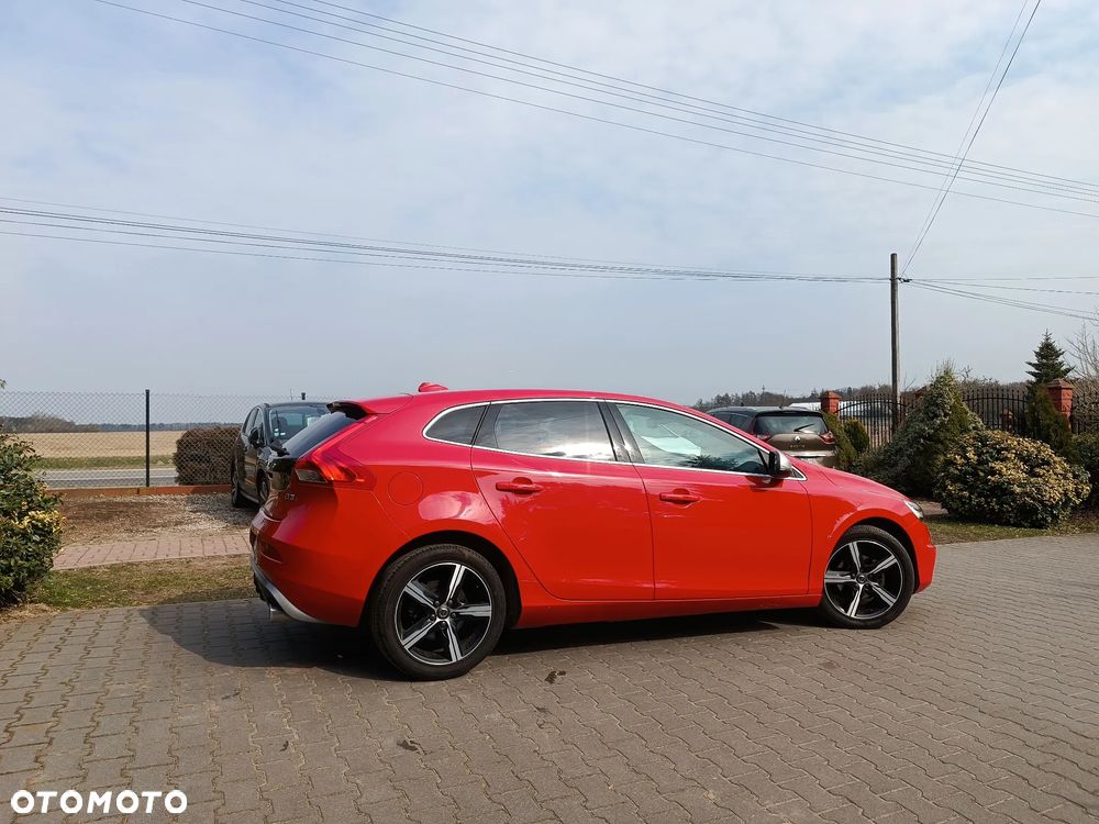 Volvo V40 D2 Drive-E R-Design Momentum - 25