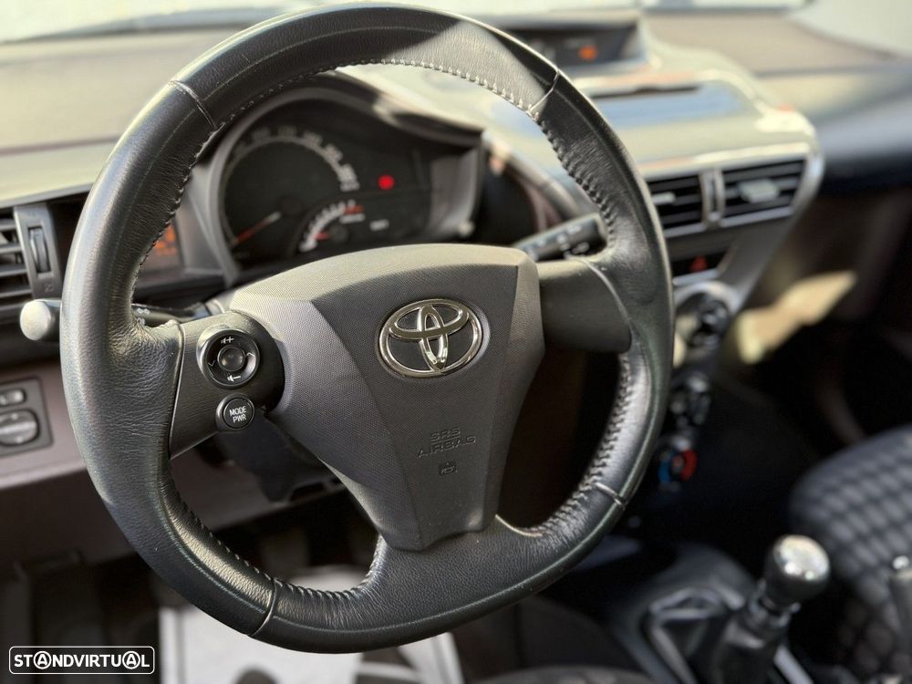 Toyota iQ 1.0 VVT-i Essential+AC - 12