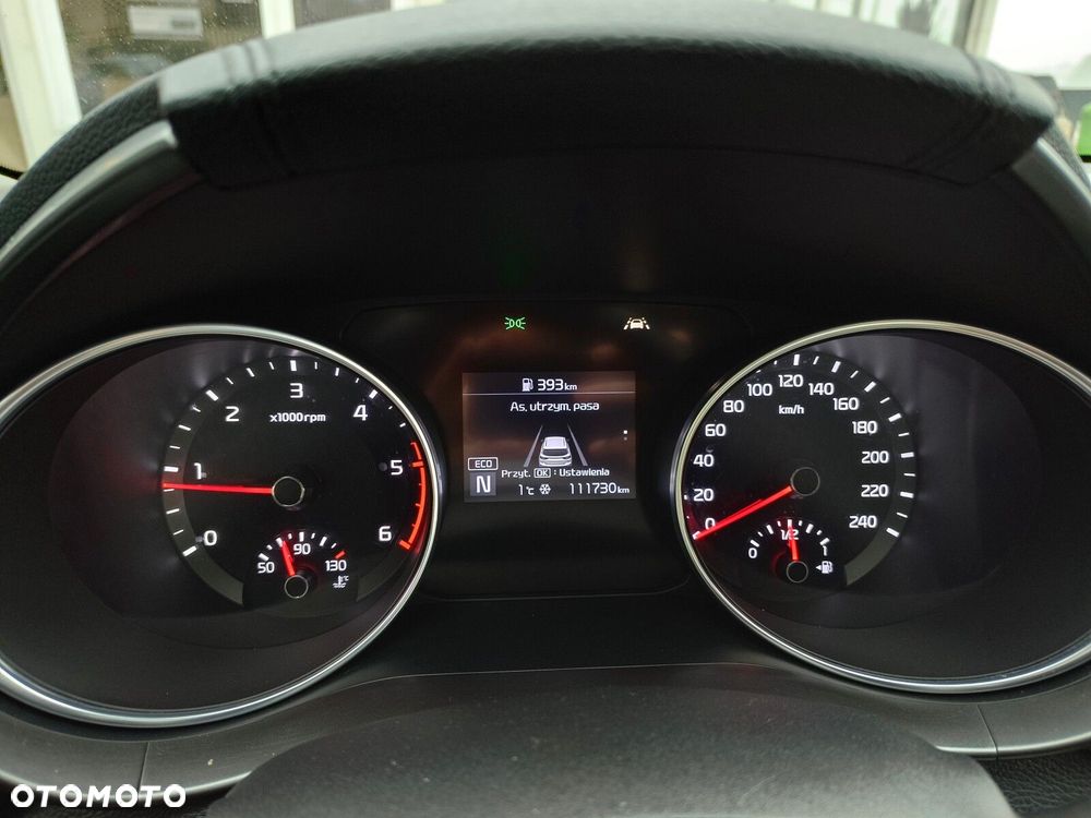 Kia Ceed - 33