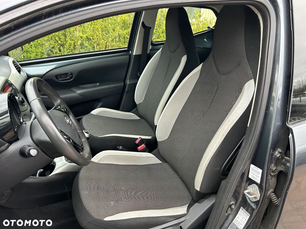 Toyota Aygo x-play - 13