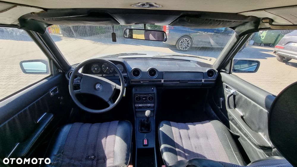 Mercedes-Benz W123 - 7