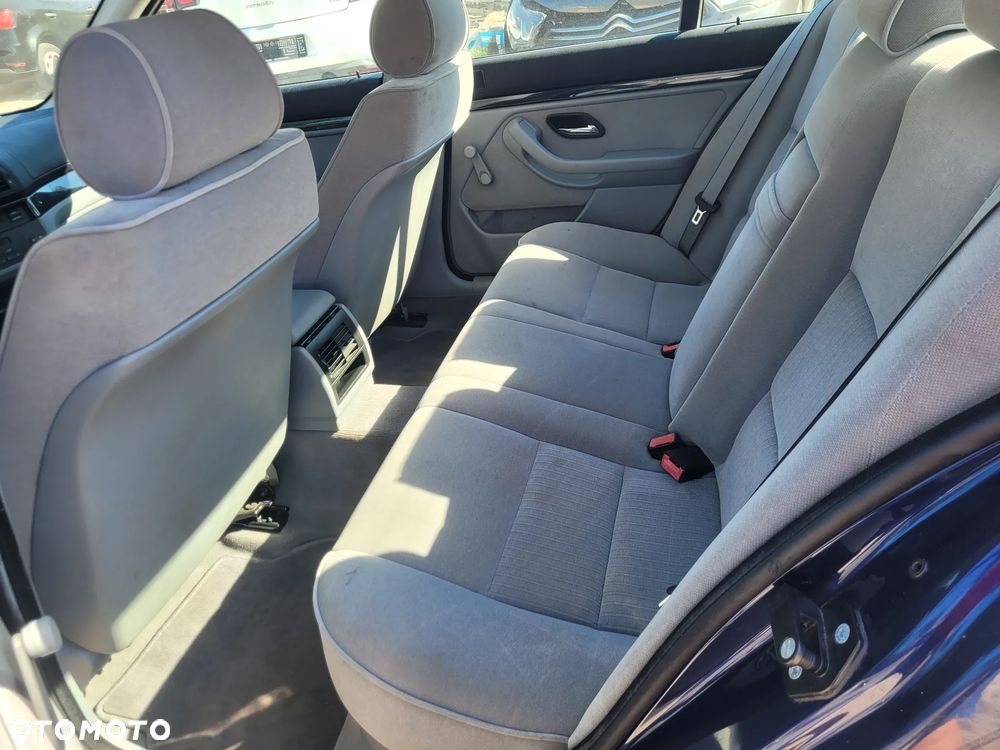 BMW Seria 5 523i - 17