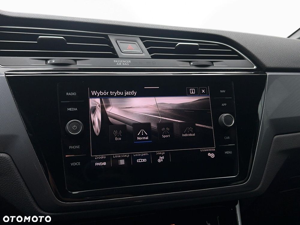 Volkswagen Touran - 16