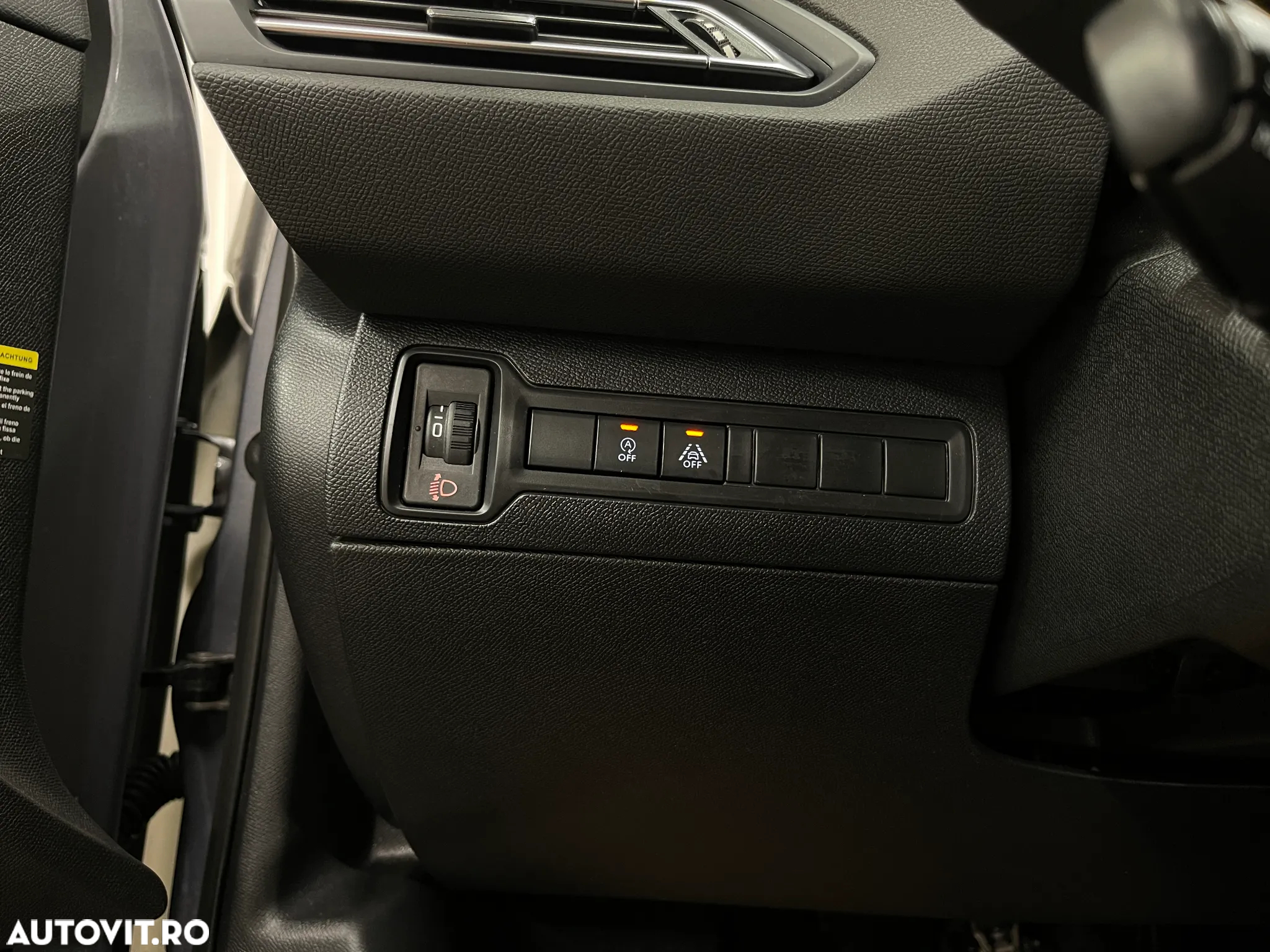 Peugeot 308 SW BlueHDi 130 EAT8 Allure - 24