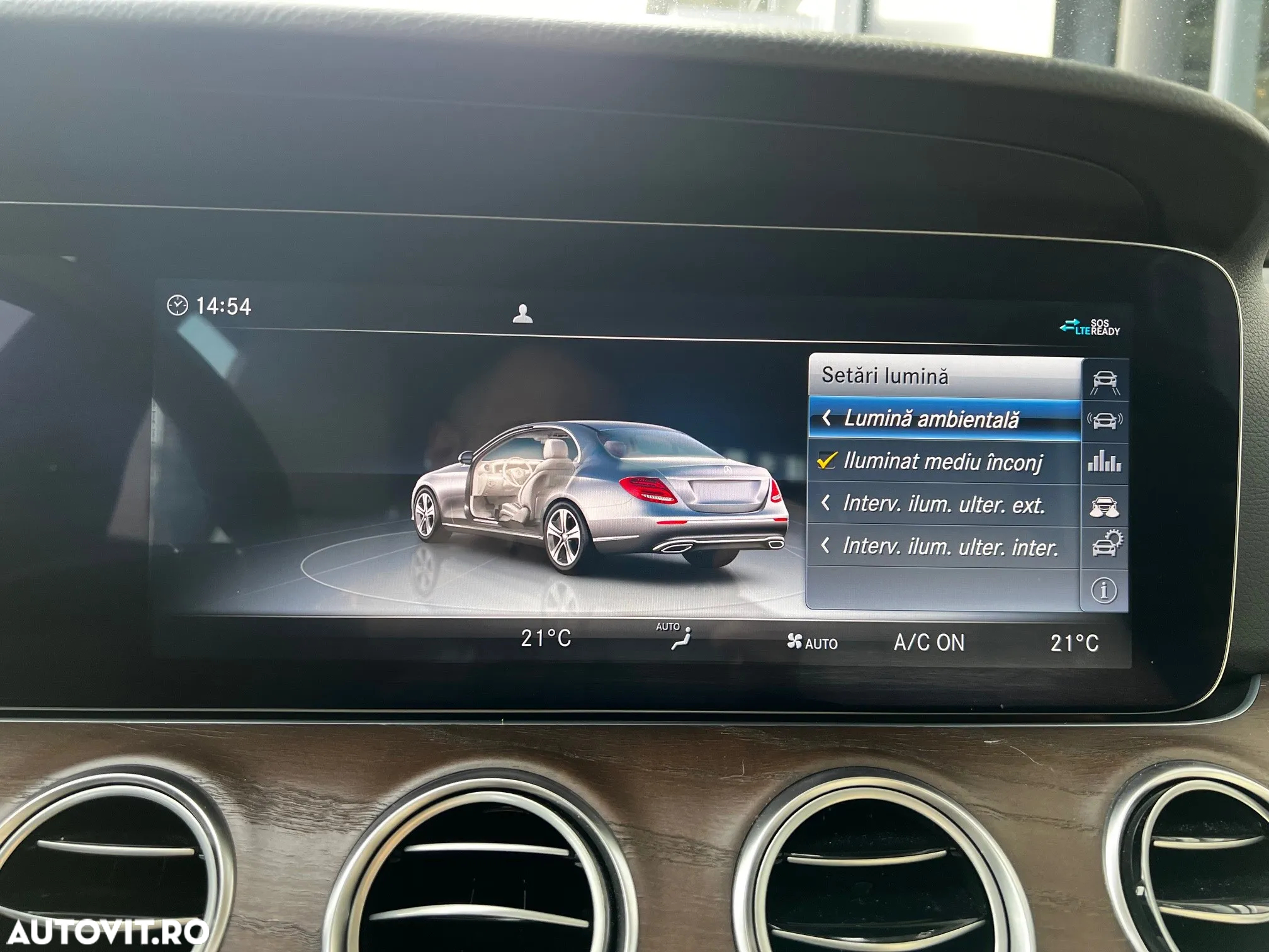 Mercedes-Benz E 220 d 4MATIC Aut. - 22