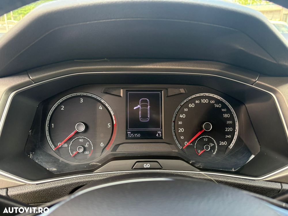 Volkswagen T-Roc 2.0 TDI 4Mot DSG Design - 11