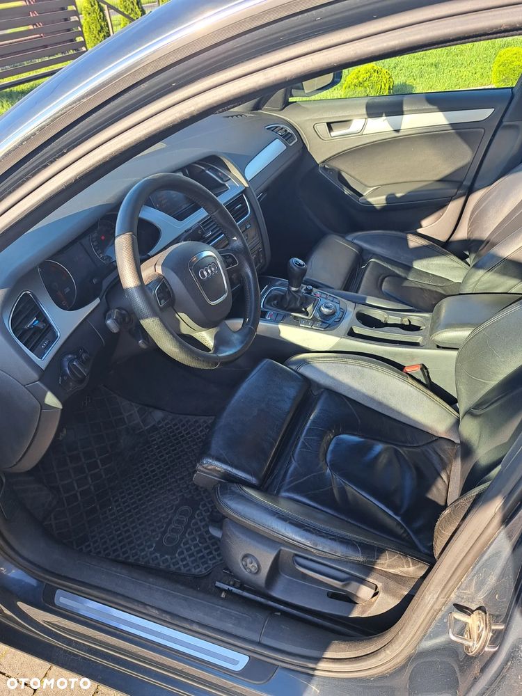Audi A4 Limousine - 8