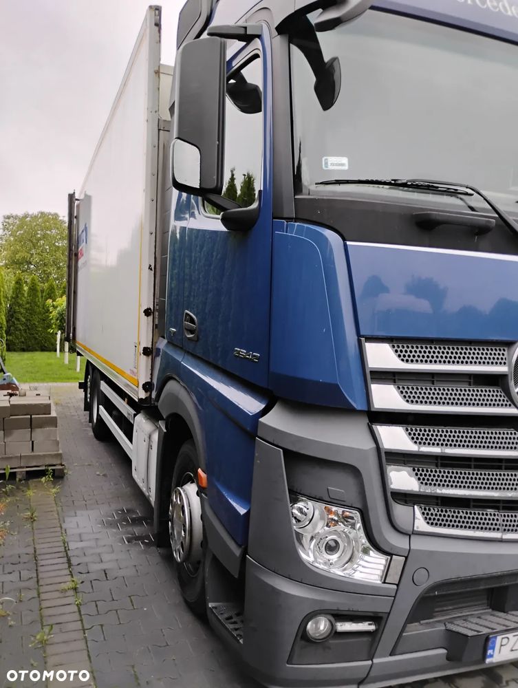 Mercedes-Benz Actros - 2