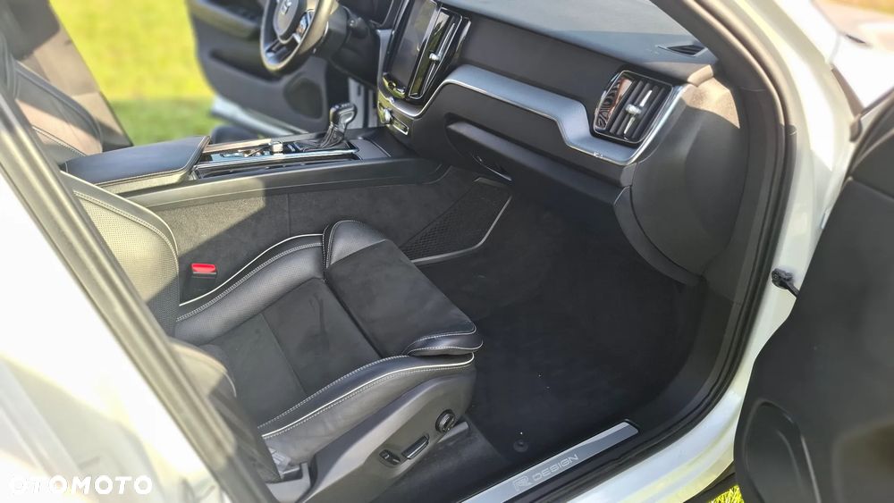 Volvo XC 60 T6 GPF AWD R-Design - 10