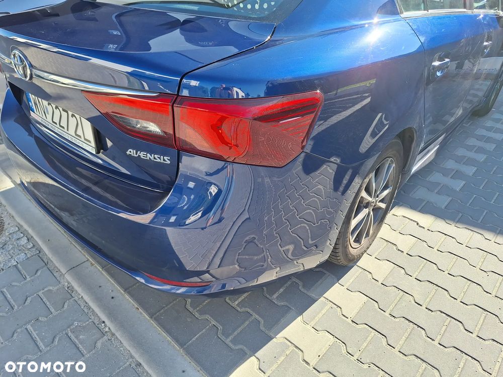 Toyota Avensis 1.8 Premium - 14