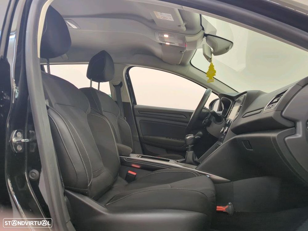 Renault Mégane Sport Tourer TCe 115 GPF LIMITED — fotografia 6